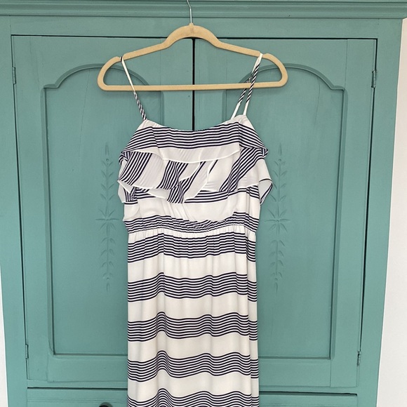 Cremieux Dress. Full Length. White/Blue Stripes. Fully lined. Large - Picture 5 of 13